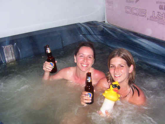HotTubChantalVal.jpg (31084 bytes)